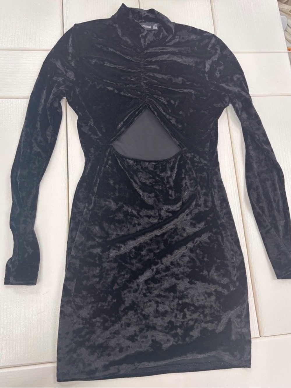 PrettyLittleThing Black Velvet Bodycon Dress with Cutout